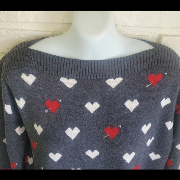 Loft Ann Taylor Heart Boat Neck Soft Sweater Gray Red White Size Small NWOT - Picture 9 of 9